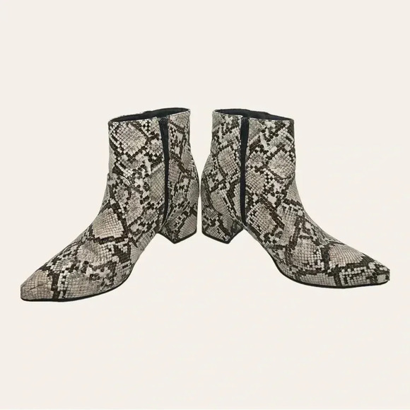 Women’s QUPID ANKLE BOOTIES FAUX SNAKE‎ SKIN SIZE 7.5 - Picture 13 of 15